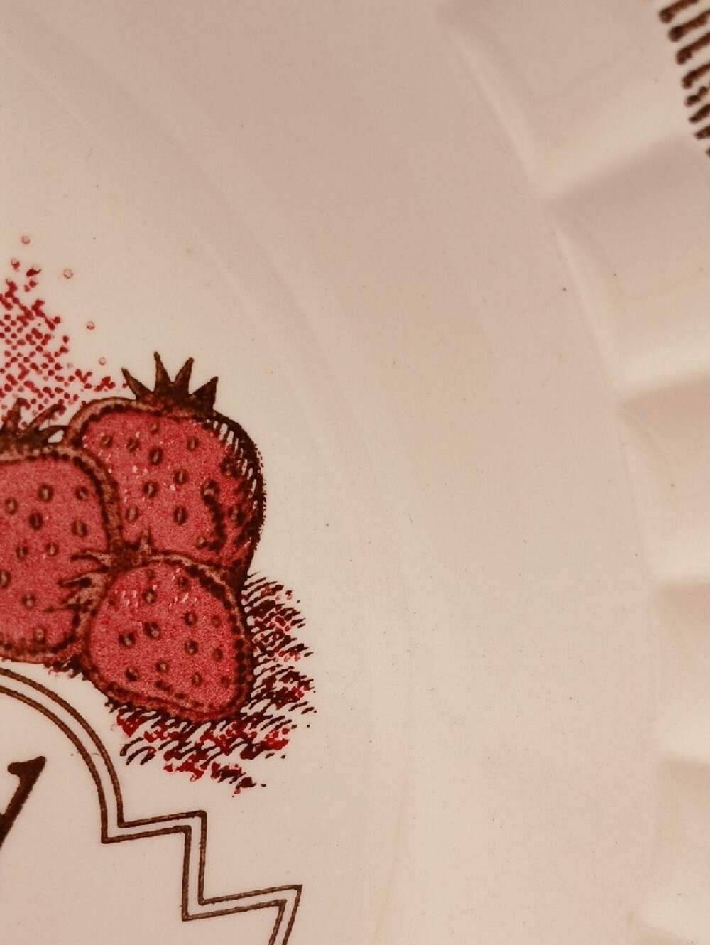 Vintage Strawberry Pie Plate w/ Recipe Royal China Co. - Picture 8 of 16